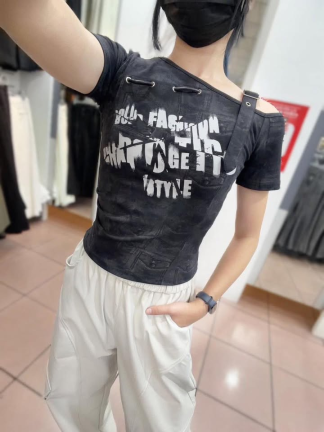 隨便搭都好看的存在感上衣🖤