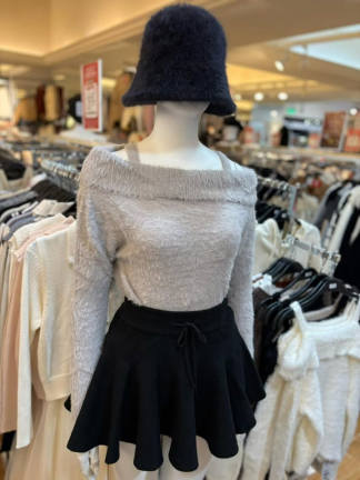 軟萌毛感一字領針織毛衣🤍