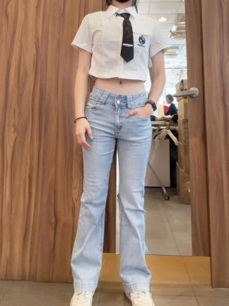 高腰剪裁修飾腰線牛仔褲