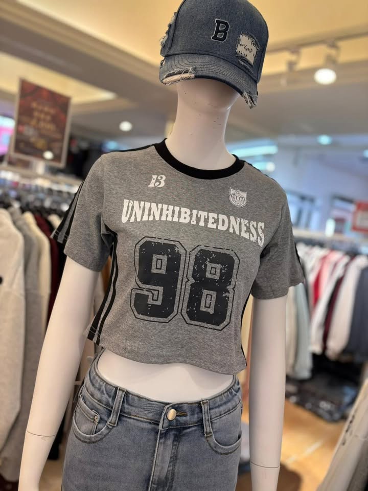 UNINHIBITEDNESS 98 運動短版合身T 🏀 - Image 7