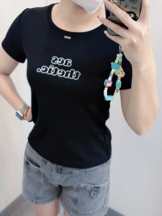 「Aesthetic.」短袖 T 恤