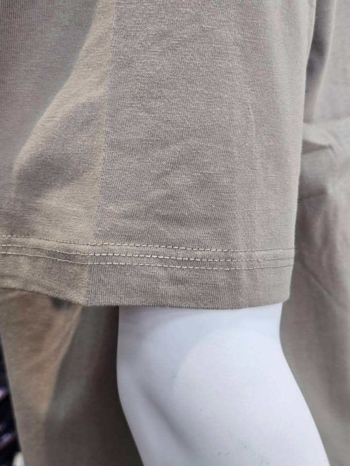 美式報紙拼貼印花圓領 T - Image 13