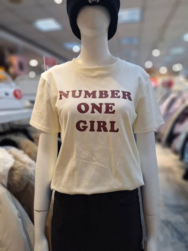 經典 NUMBER ONE GIRL 英文字母設計合身T