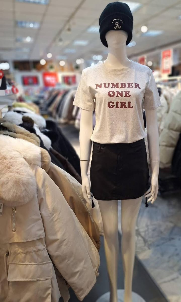 經典 NUMBER ONE GIRL 英文字母設計合身T:圖片 7