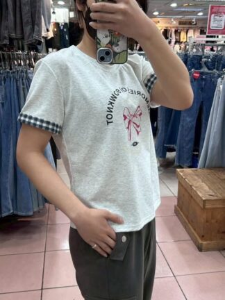 甜美又帶一點俏皮感的蝴蝶結上衣 🎀