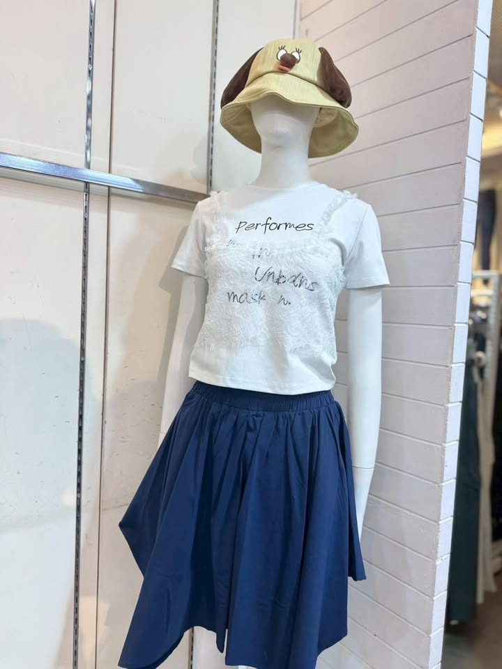 法式甜感蕾絲疊層短版T恤 - Image 2