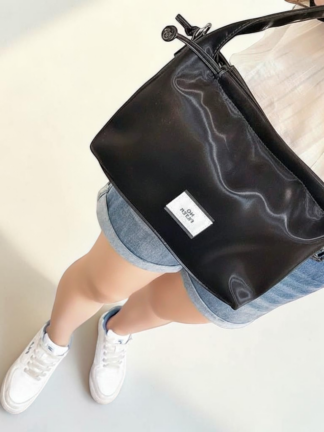 極簡亮面腋下包