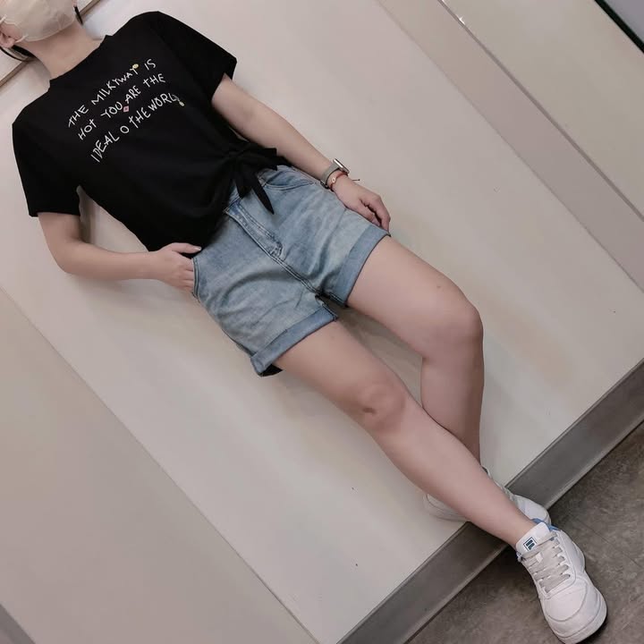 顯瘦淺藍牛仔反摺短褲:圖片 11