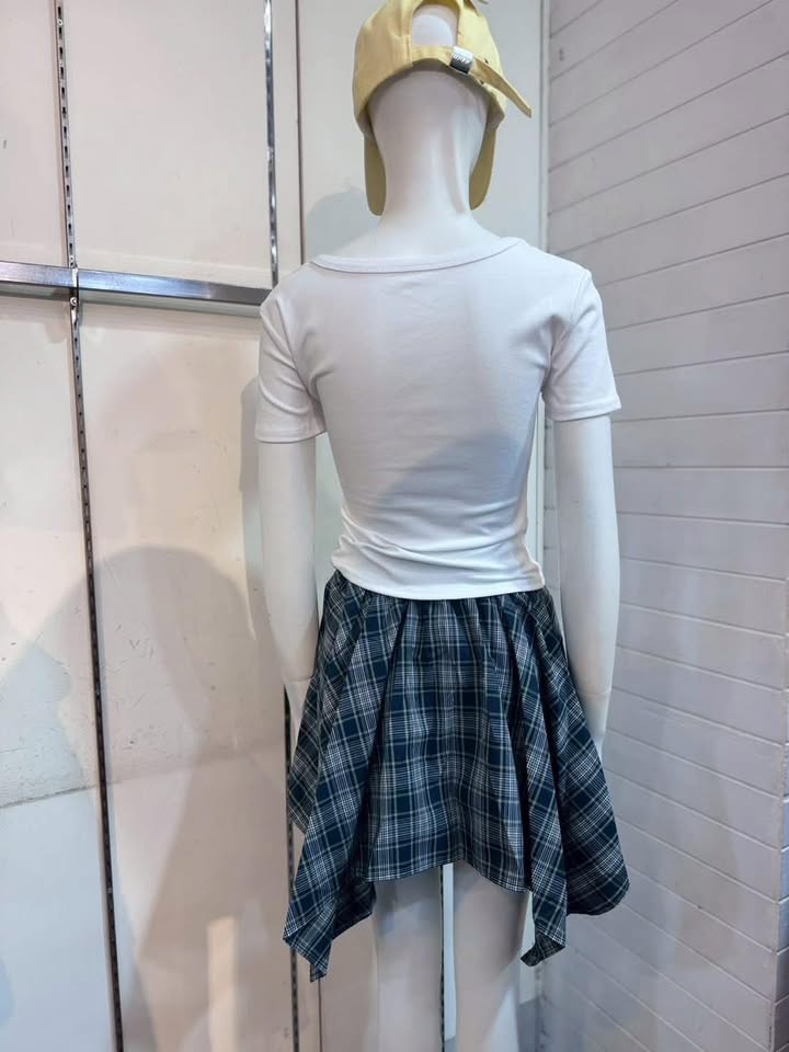 美式字母綁帶短版修身上衣:圖片 11