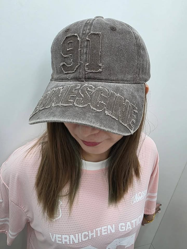 復古水洗刷色立體91數字英文壓紋帽子 - Image 3