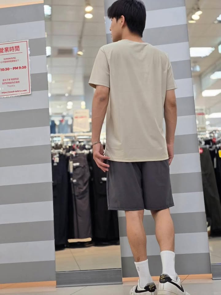 高效吸濕排汗山脈印花 T 恤 - Image 2