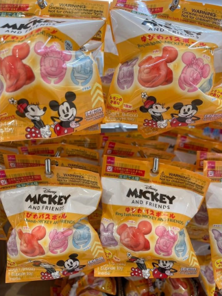 大創 DAISO 迪士尼米奇與好朋友造型戒指泡澡球